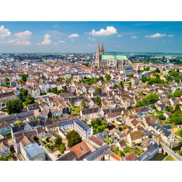 Lais Puzzle - Luftaufnahme der Stadt Chartres mit der Kathedrale. Eine UNESCO-Weltkulturerbestätte in Eure-et-Loir, Frankreich - 1.000 Teile