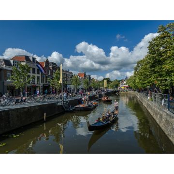 Lais Puzzle - Leeuwarden-Kanal mit Booten und Menschen - 1.000 Teile