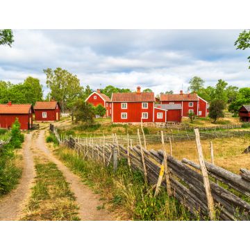 Lais Puzzle - Das historische Dorf Stensjo in Smaland, Schweden, von einer nahe gelegenen Landstraße aus gesehen - 1.000 Teile