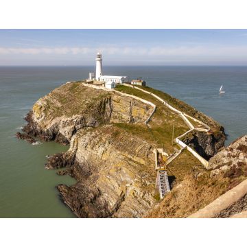Lais Puzzle - Der South Stack-Leuchtturm wurde auf dem Gipfel einer kleinen Insel vor der Nordwestküste von Holy Island, Anglesey, Wales, errichtet. - 1.000 Teile