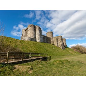 Lais Puzzle - Kidwelly Castle ist ein normannisches Schloss mit Blick auf den Fluss Gwendraeth und die Stadt Kidwelly, Carmarthenshire, Wales - 1.000 Teile