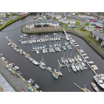 Lais Puzzle - Boote im Hafen von Aberystwyth Marina, Ceredigion, Wales, Großbritannien, direkt an der Küste der Irischen See - 1.000 Teile