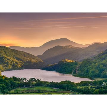 Lais Puzzle - Die Sonne schien durch einen Bergpass über Llyn Gwynant, Snowdonia (Eryri), Wales (Cymru), UK - 1.000 Teile