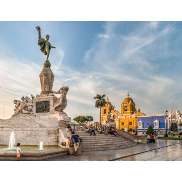 Lais Puzzle - Blick auf den Hauptplatz der Stadt Trujillo, Peru - 1.000 Teile