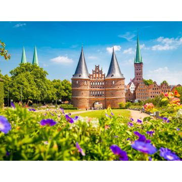 Lais Puzzle - Historische Stadt Lübeck mit dem berühmten Holstentor im Sommer, Schleswig-Holstein, Norddeutschland - 1.000 Teile