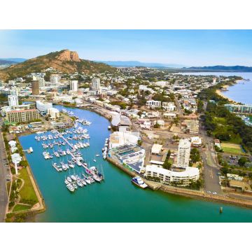 Lais Puzzle - Townsville Hafen Blick auf den Yacht Club Marina, The Strand und Castle Hill, Queensland, Australien - 1.000 Teile