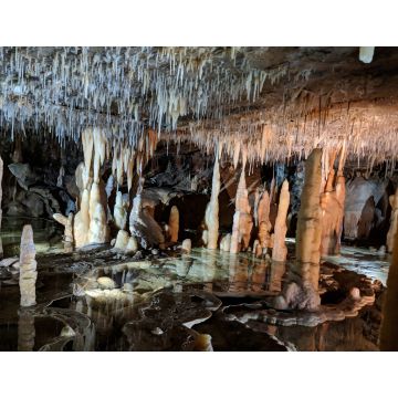 Lais Puzzle - Parks Victoria Buchan Caves, Stalaktiten und Stalagmiten im Inneren der Royal Cave, Australien - 1.000 Teile