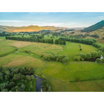 Lais Puzzle - Luftbildlandschaft von Wiesen und Weiden des Mitta Mitta Valley in der Nähe von Eskdale, Victoria, Australien bei Sonnenuntergang - 1.000 Teile