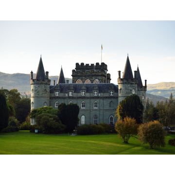 Lais Puzzle - Ein Blick auf die Burg von Inveraray an einem sonnigen Tag. Innere Hebriden, Argyll und Bute, Schottland, UK - 1.000 Teile