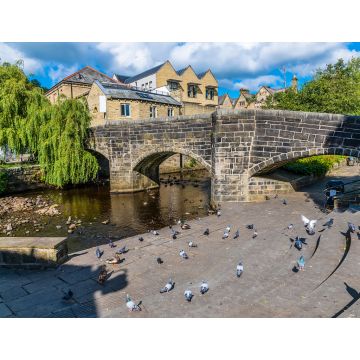 Lais Puzzle - Ein Blick auf die ursprüngliche Brücke in Hebden Bridge, Yorkshire, Vereinigtes Königreich, zur Sommerzeit - 1.000 Teile