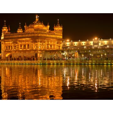 Lais Puzzle - Goldener Tempel Amritsar Punjab Harmandir Sahib Gurdwara bei Nacht Ansicht mit Lichtern. Gegründet von Guru Nanak Dev, ist dies der heiligste Sikh-Schrein der Welt und einer der reichsten indischen Tempel - 1.000 Teile