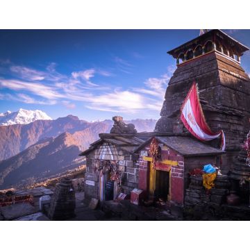 Lais Puzzle - Wunderschöner Panoramablick auf den Lord Shiva-Tempel in der höchsten Höhe des Himalaya. Schneebedeckte Berge vom Chandrashila-Gipfel in Chopta, Uttarakhand, Indien - 1.000 Teile