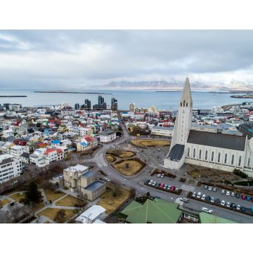 Lais Puzzle - die berühmte Kathedrale Hallgrimskirkja und die Stadt Reykjavik in Island - 1.000 Teile