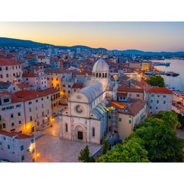 Lais Puzzle - Luftaufnahme der Kathedrale des Heiligen Jakobus und der Uferpromenade von Sibenik, Kroatien, bei Sonnenaufgang - 1.000 Teile