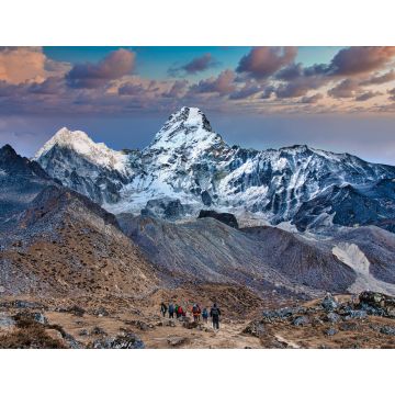 Lais Puzzle - Ehrfurcht gebietender Gipfel der Ama Dablam - Trekker im Vordergrund, Himalaya, Nepal - 1.000 Teile
