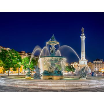 Lais Puzzle - Romantische Straße in Lissabon. Springbrunnen im Zentrum bei Nacht - 1.000 Teile