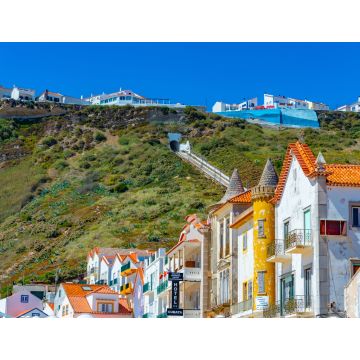 Lais Puzzle - Blick auf eine Standseilbahn in Nazare, Portugal - 1.000 Teile