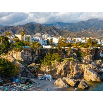 Lais Puzzle - Blick auf schönen Strand in Nerja, Costa del Sol, Andalusien, Spanien - 1.000 Teile