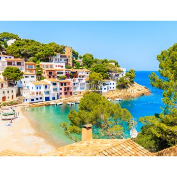 Lais Puzzle - Blick auf den Strand im Fischerdorf Sa Tuna mit bunten Häusern am Ufer, Costa Brava, Katalonien, Spanien - 1.000 Teile