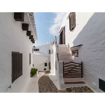 Lais Puzzle - Die engen und weißen Straßen von Binibequer auf der Insel Menorca, Balearen, Spanien - 1.000 Teile