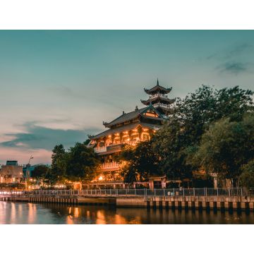 Lais Puzzle - Nächtliche Szene der Phap Hoa Pagode entlang des Nhieu Loc Kanals (Saigon Fluss) in Ho Chi Minh Stadt, Vietnam - 1.000 Teile