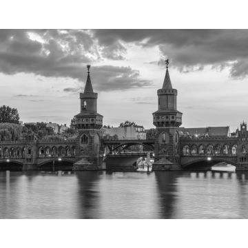 Lais Puzzle - Blick auf die Stadt Berlin an der Oberbaumbrücke und die Spree, Berlin, Deutschland in schwarz weiß - 1.000 Teile