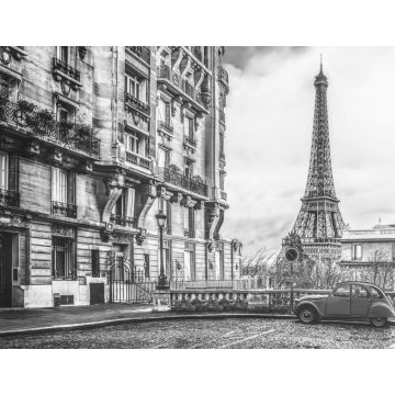 Lais Puzzle - Der Eiffelturm in Paris von einer kleinen Straße aus mit einem roten 2cv-Oldtimer, Frankreich in schwarz weiß - 1.000 Teile