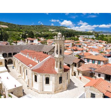 Lais Puzzle - Blick auf das Dorf Omodos und das Timios-Stavros-Kloster. Bezirk Limassol, Zypern - 1.000 Teile