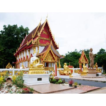 Lais Puzzle - Alte Ubosot und Ruine Stupa oder chedi und antike Buddha-Statue für thailändische Menschen Reise Besuch beten Segen heiligen Geheimnis des Wat Phra Kaew Tempel in Chainat Stadt in Chai Nat Thailand - 1.000 Teile