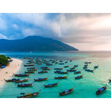 Lais Puzzle - Sonnenaufgang am Strand mit Longtailbooten in Koh Lipe, Satun, Thailand - 1.000 Teile