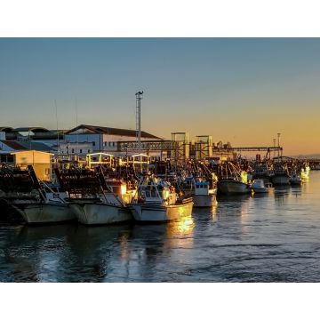 Lais Puzzle - Fischerboote bei Sonnenuntergang im Hafen von Isla Cristina, Huelva, Provinz Andalusien, Spanien - 1.000 Teile