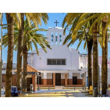 Lais Puzzle - Blick auf die Kirche Jesus del Gran Poder und den Paseo de las Palmeras in Isla Cristina, Andalusien, Spanien - 1.000 Teile
