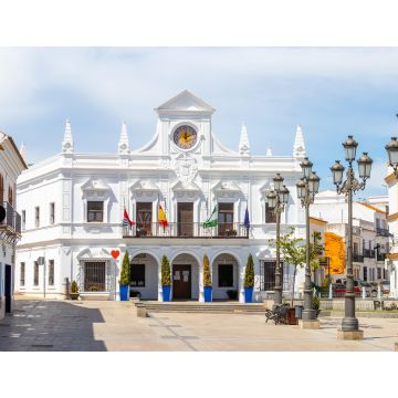 Lais Puzzle - Aussicht auf die weiße Fassade des Rathauses von Cartaya in der Provinz Huelva, Andalusien, Spanien - 1.000 Teile