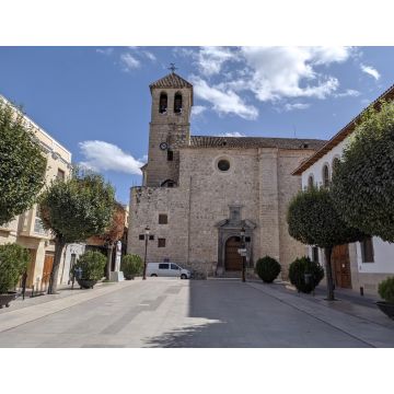 Lais Puzzle - Katholische Kirche auf einem Platz. Torredelcampo , Jaen, Spanien - 1.000 Teile