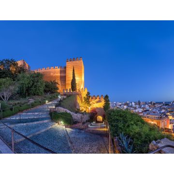 Lais Puzzle - Panoramablick auf die Skyline der Stadt und die Mauern der Festung Alcazaba in Almeria, Andalusien, Spanien - 1.000 Teile