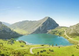 Lais Puzzle - Panorama des Enol-Sees in Picos de Europa, Asturien, Spanien - 100, 200, 500 & 1.000 Teile