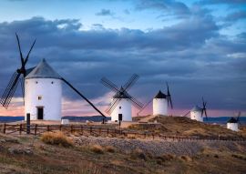 Lais Puzzle - Windmühlen von Consuegra im Sonnenuntergang, Castilla-La Mancha, Spanien - 100, 200, 500 & 1.000 Teile