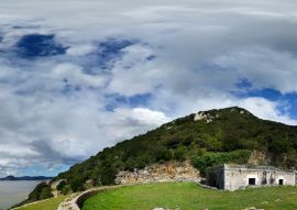 Lais Puzzle - alte Festung in der Nähe der Küste, Santona, Nordspanien - 100, 200, 500 & 1.000 Teile