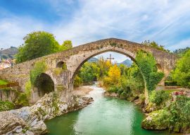 Lais Puzzle - Römische Buckelbrücke auf dem Sella-Fluss in Cangas de Onis, Asturien, Spanien - 100, 200, 500 & 1.000 Teile