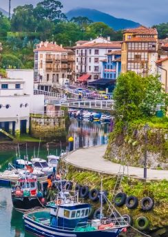 Lais Puzzle - Llanes, ein schönes und lebhaftes Fischerdorf am Kantabrischen Meer, Fürstentum Asturien, Nordwestspanien - 100, 200, 500 & 1.000 Teile