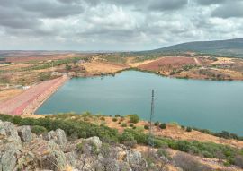 Lais Puzzle - Landschaft des Puerto de Vallehermoso Reservoirs in der Gemeinde der Stadt Alhambra, Ciudad Real, Castilla la Mancha, Spanien - 100, 200, 500 & 1.000 Teile