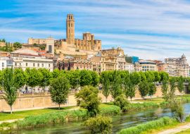 Lais Puzzle - Blick auf die alte Kathedrale Seu Vella mit Segre Fluss in Lleida, Katalonien, Spanien - 1.000 Teile
