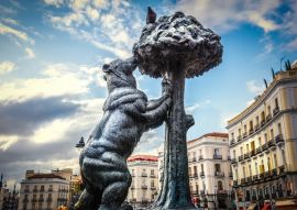 Lais Puzzle - Bären- und Erdbeerbaumstatue in Puerta del Sol in Madrid - 100, 200, 500 & 1.000 Teile