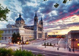 Lais Puzzle - Kathedrale La Almudena in Madrid - 100, 200, 500 & 1.000 Teile