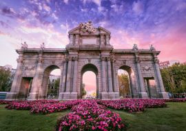 Lais Puzzle - Die Alcala-Tür (Puerta de Alcala). Wahrzeichen von Madrid, Spanien bei Sonnenuntergang - 1.000 Teile