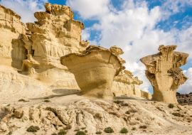 Lais Puzzle - Blick auf die Felsformationen Erosionen von Bolnuevo, Murcia, Spanien - 1.000 Teile