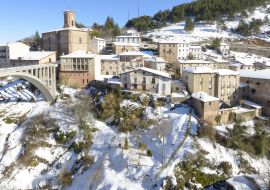 Lais Puzzle - Ortigosa de Cameros an einem verschneiten Tag, La Rioja, Spanien - 1.000 Teile