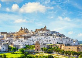 Lais Puzzle - Weiße Stadt-Skyline Ostuni bei Sonnenuntergang, Brindisi, Apulien, Italien. - 100, 200, 500 & 1.000 Teile