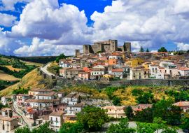 Lais Puzzle - Schöne mittelalterliche Dörfer (Borgo) Italiens - malerische Melfi in der Basilikata - 1.000 Teile