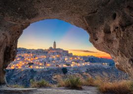 Lais Puzzle - Matera, Italien. Stadtbildbild der mittelalterlichen Stadt Matera, Italien während des schönen Sonnenuntergangs - 100, 200, 500 & 1.000 Teile